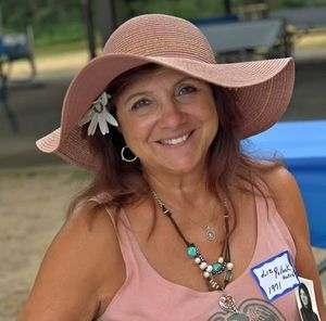 Meet your Posher, Liz